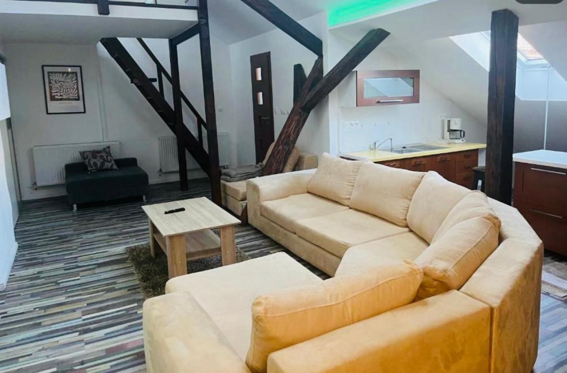 Jokai Apartman Komárno Esterno foto