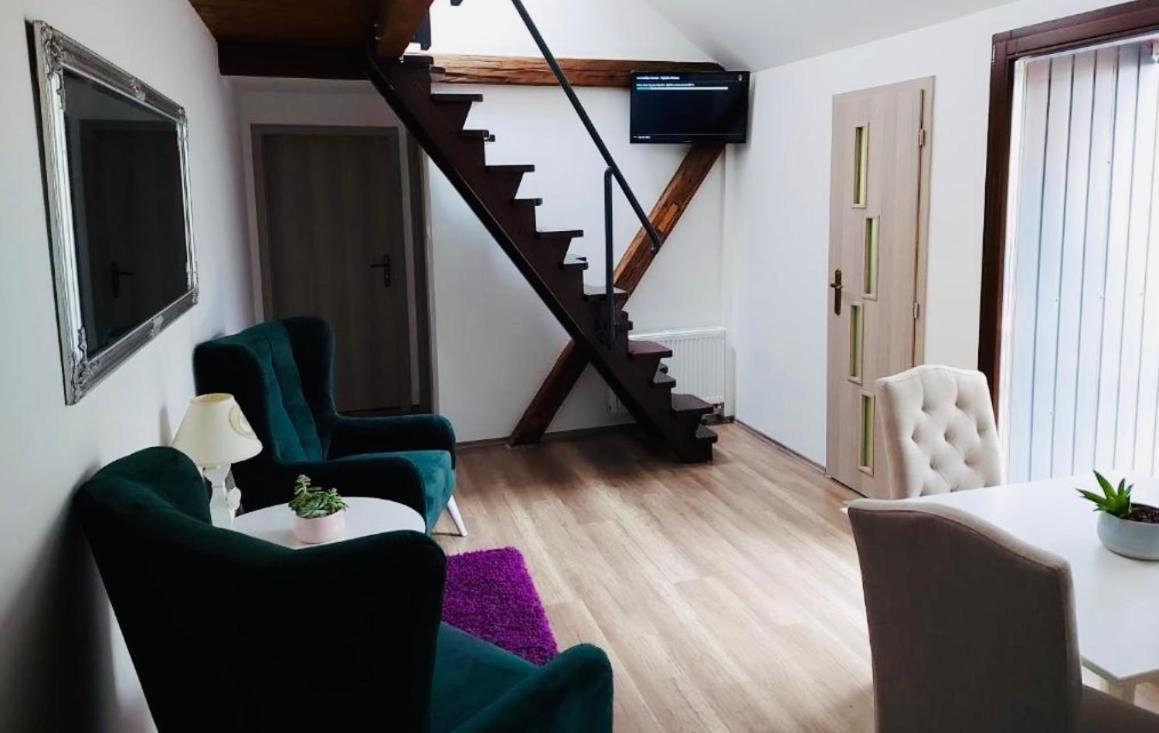Jokai Apartman Komárno Esterno foto