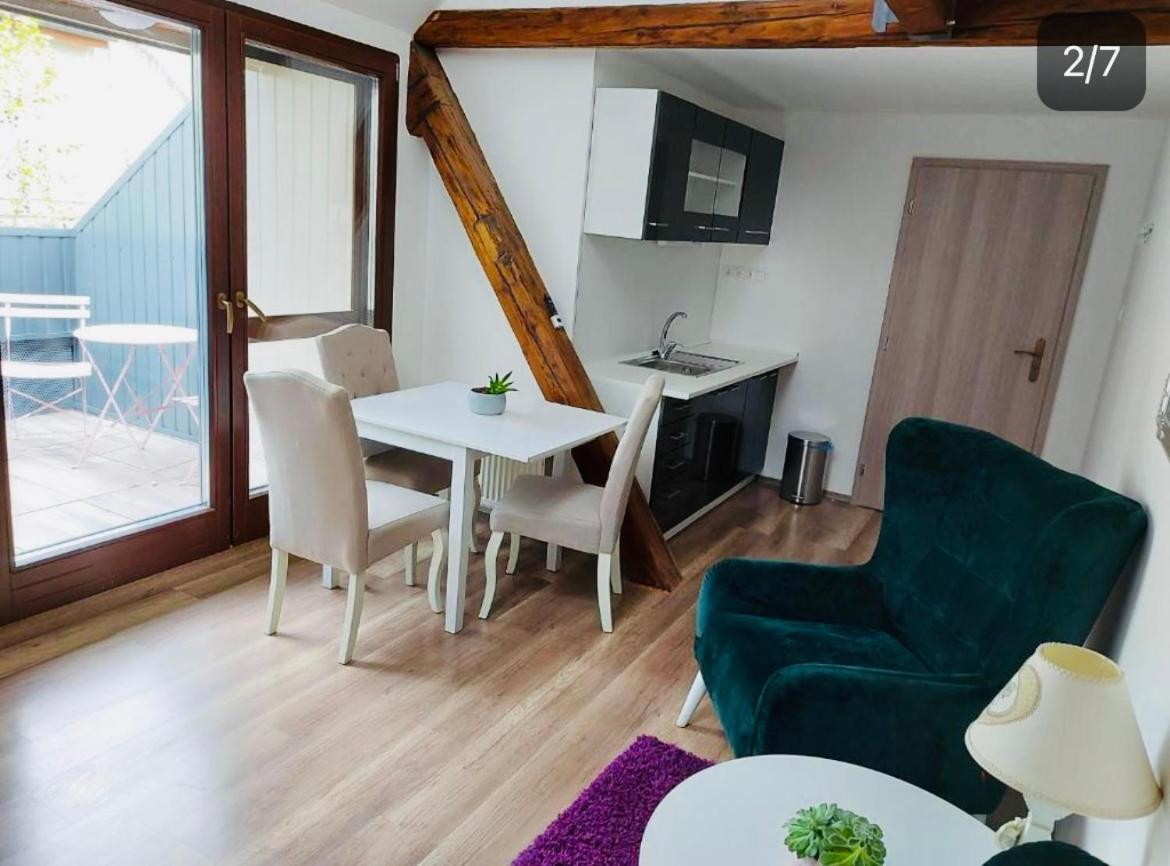 Jokai Apartman Komárno Esterno foto