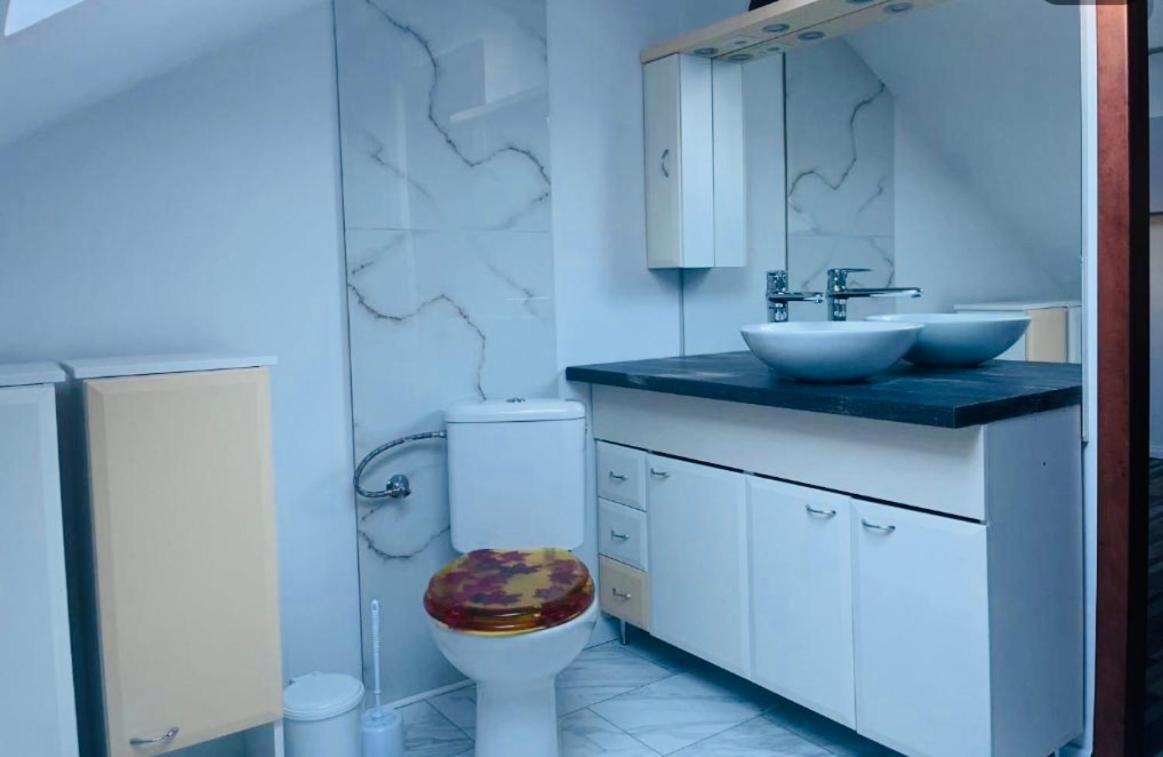 Jokai Apartman Komárno Esterno foto